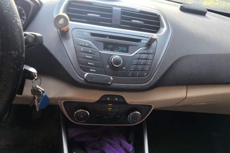 Used Ford Escort 2015 1.5L Manual Comfort Model
