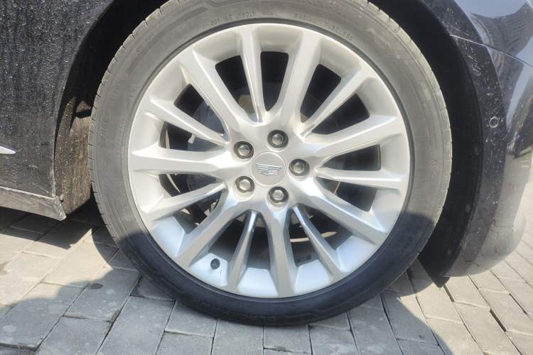 Used Cadillac CT6 2017 28T Premier Model Right Front Wheel Hub