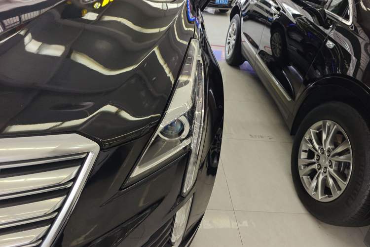 Used Cadillac XT5 2018 28E Four-Wheel Drive Tech Version