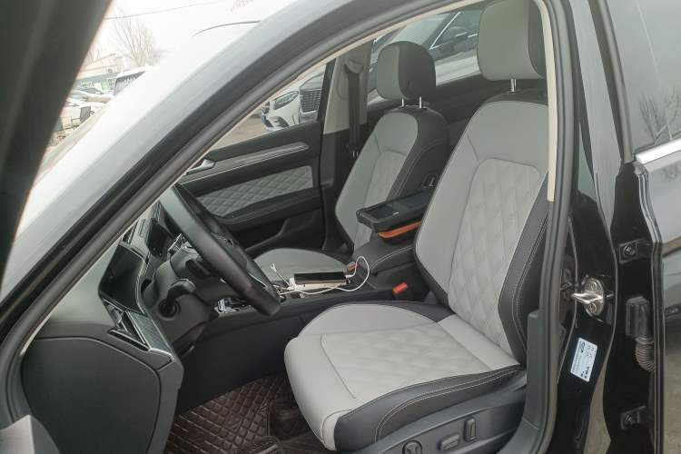 Used Volkswagen Magotan 2023 2 Million Units Limited Edition 330TSI DSG Leading Version