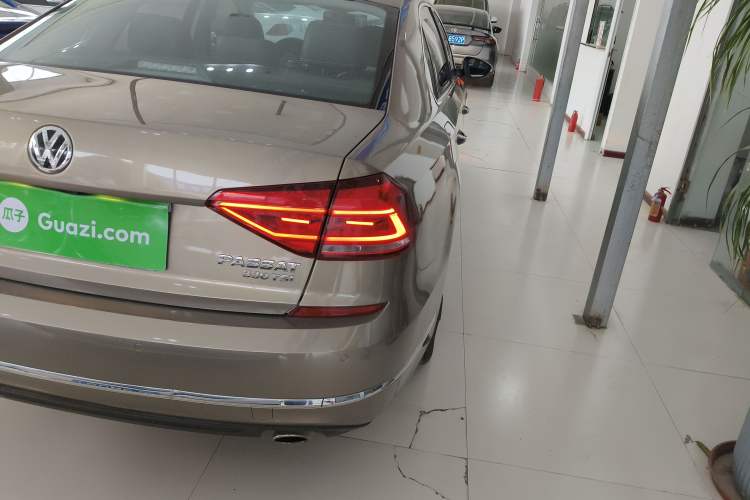 Used Volkswagen Passat 2016 330TSI DSG Luxury Edition Right Rear Taillight