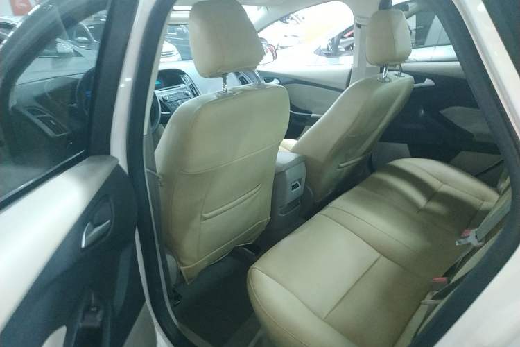 Used Ford Focus 2015 Sedan 1.6L Automatic Comfort Model
