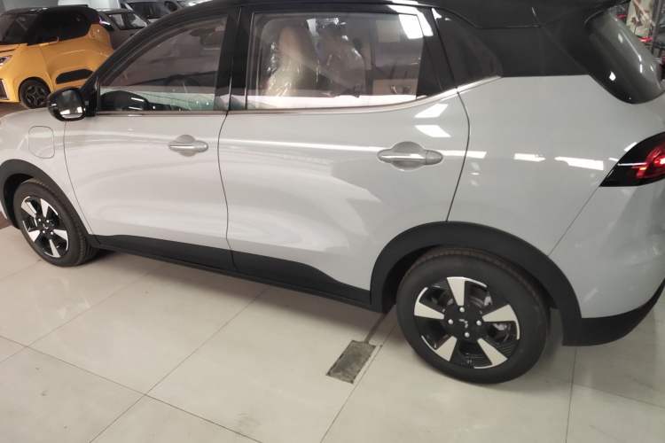 Used Wuling Bingo PLUS 2024 330 km Range Five-Seater Version