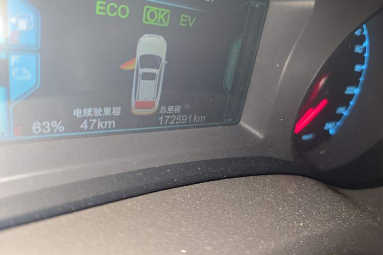 Used BYD Song New Energy 2017 Song DM 1.5TID All-Wheel Drive Luxury Model Odometer Close Up