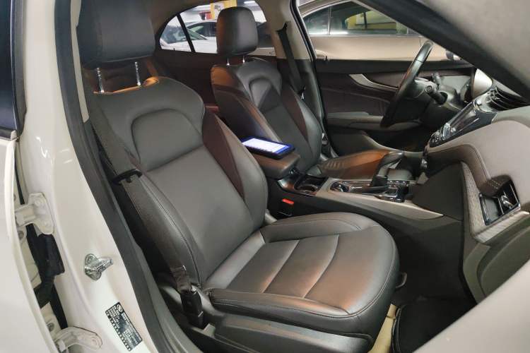 Used Chevrolet Malibu 2018 530T Automatic Luxury Edition Right Front Seat