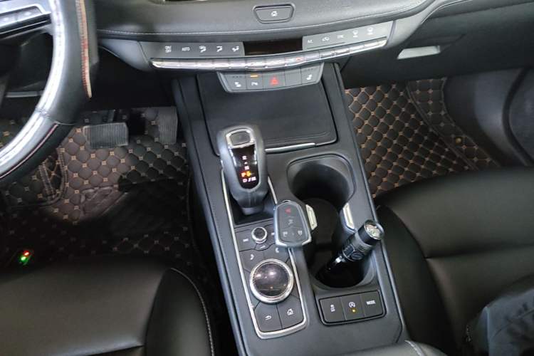 Used Cadillac XT4 2018 28T Two-Wheel-Drive Luxury Model