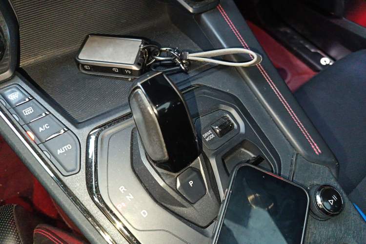 Used Lynk & Co 05 2020 2.0TD Four-Wheel Drive HypeHalo Gear Lever