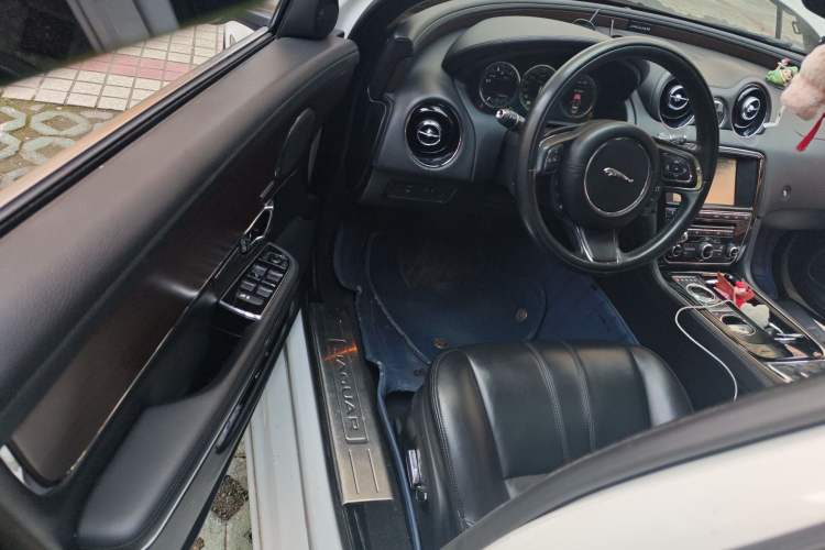 Used Jaguar XJ 2015 XJL 3.0 SC Elegant Business 80th Anniversary Limited Edition Driver Seat