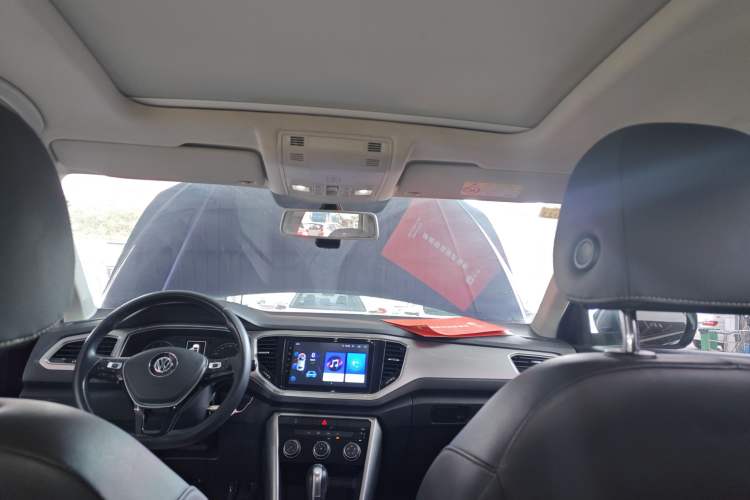 Used Volkswagen T-ROC 2018 230TSI DSG Two-Wheel Drive Advanced Version China V Standard
