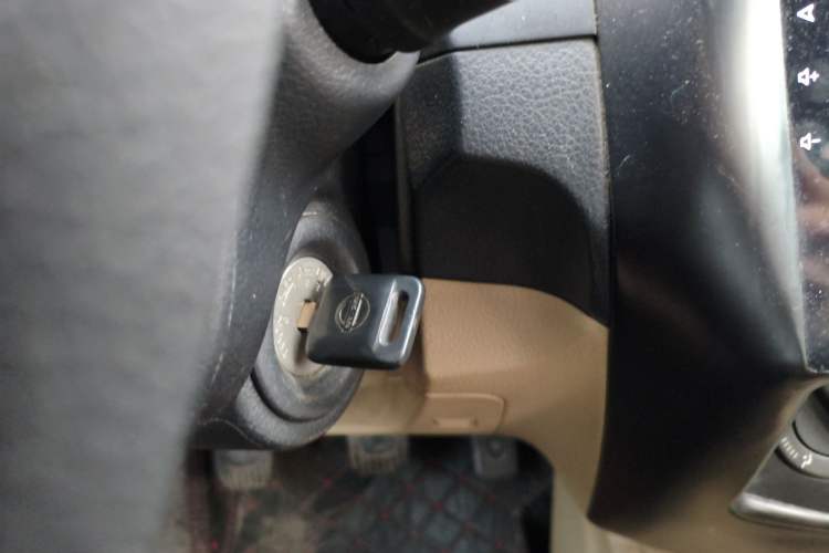 Used Nissan Livina 2013 1.6XE Manual Comfort Edition