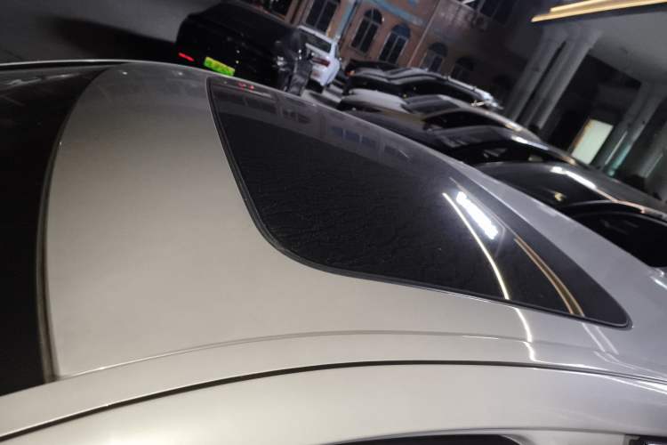 Used BMW 5 Series 2017 528Li Leading Model
