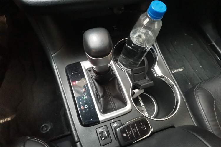 Used Toyota Highlander 2018 2.0T Four-Wheel Drive Prestige Version 7 Seats China V Emission Standard