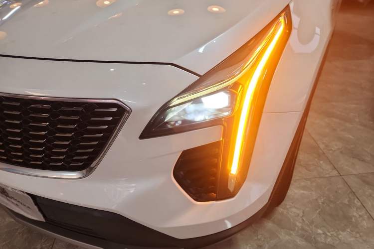 Used Cadillac XT4 2020 28T Two-Wheel-Drive Leading Version
