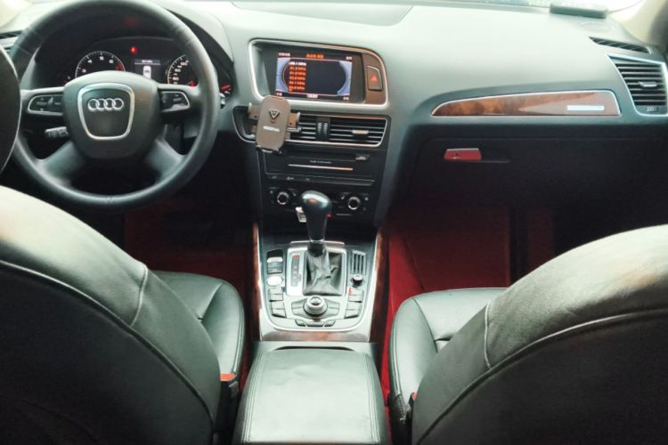 Used Audi Q5 2012 2.0TFSI Comfort Version Center Console