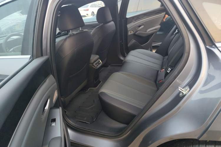 Used BYD Qin L 2025 DM-i Smart Drive 120KM Superior Model
