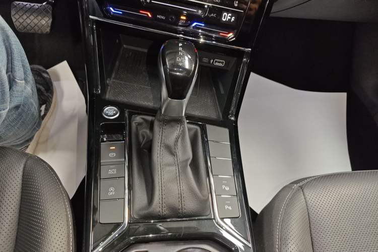 Used Volkswagen Passat 2022 330TSI Starry Luxury Edition