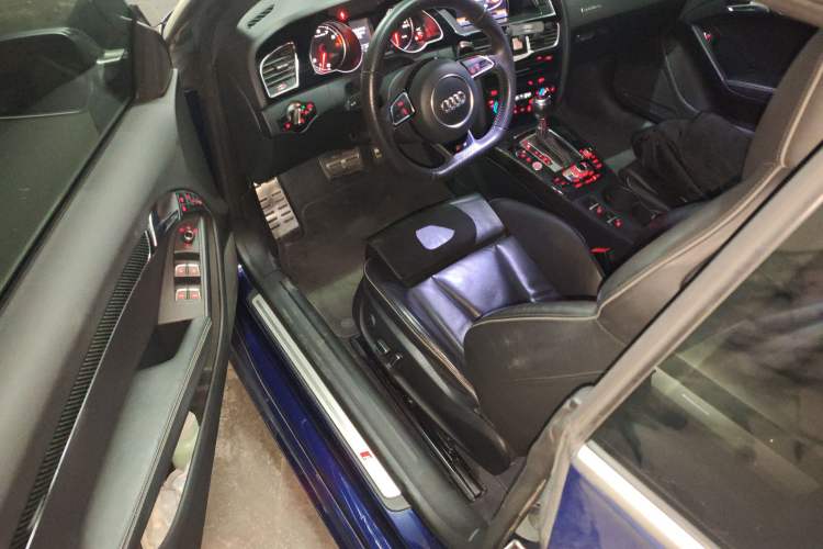 Used Audi RS 5 2013 RS 5 Cabriolet
