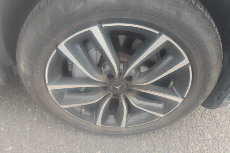 Used Mercedes-Benz GLC 2020 Facelift GLC 300 L 4MATIC Dynamic Edition Right Front Wheel Hub