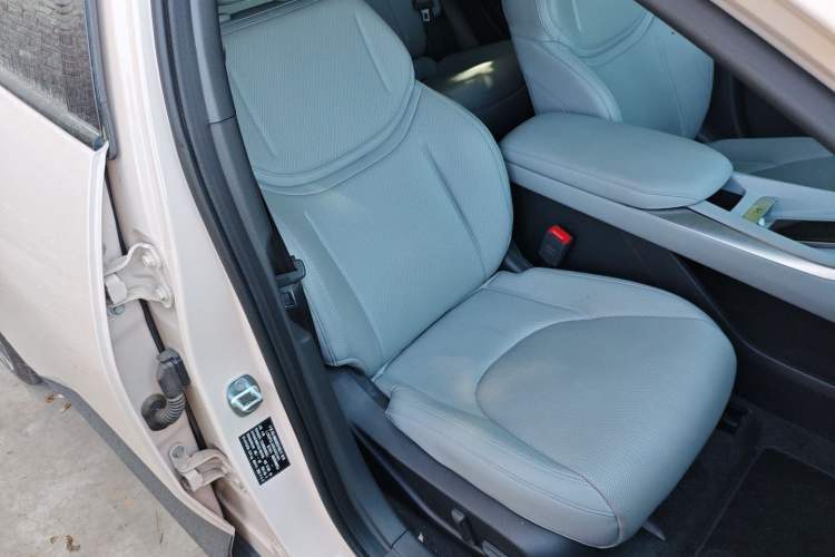 Used XPeng MONA M03 2024 620 with Ultra-Long Range Right Front Seat