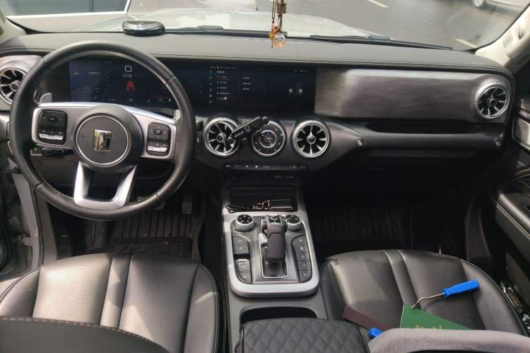 Used Tank 300 2023 Off-Road Edition 2.0T Conqueror Center Console