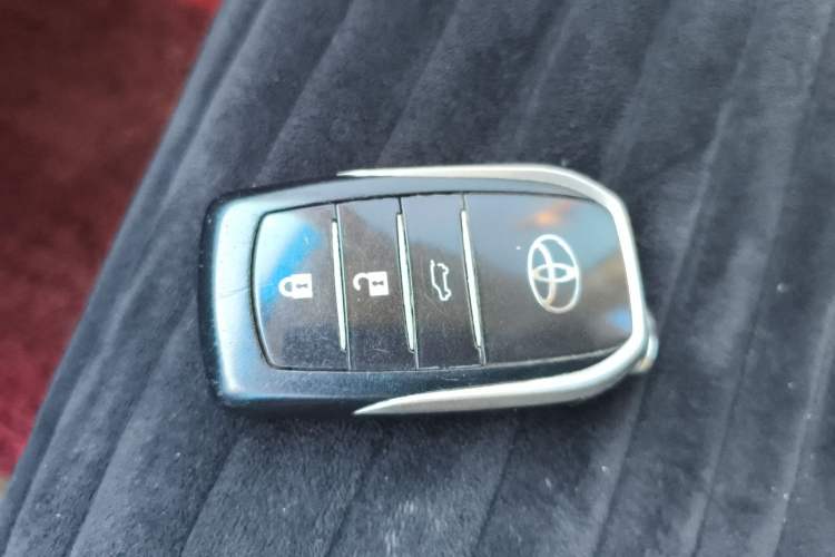 Used Toyota Prado 2015 2.7L Automatic Luxury Edition
