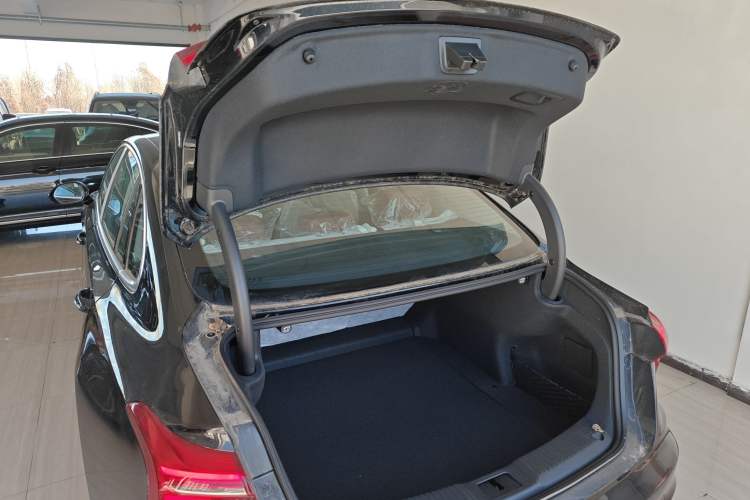 Used Hongqi H5 2024 1.5T DCT Smart Connect Flagship Edition
