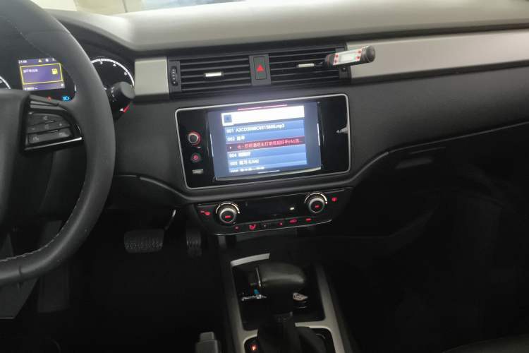 Used Qoros 3 2016 Sedan 1.6L Automatic Zhiyue Model
