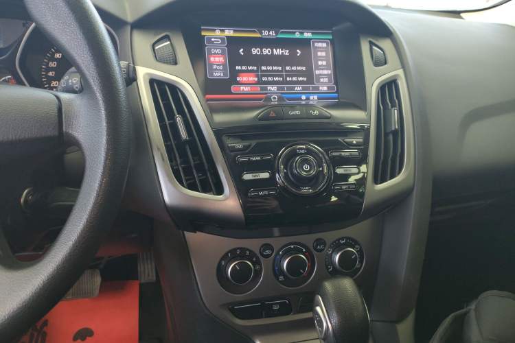 Used Ford Focus 2012 Hatchback 1.6L Automatic Comfort Model Audio And AC Panel