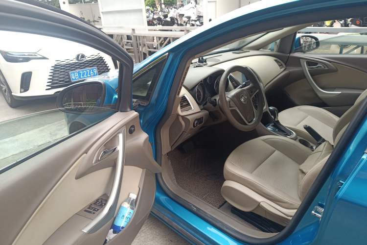 Used Buick GT 2012 GT 1.6L Automatic Fashion Edition Driver Seat