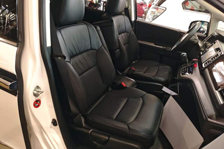 Used Honda Elysion 2016 2.4L Luxury Edition
