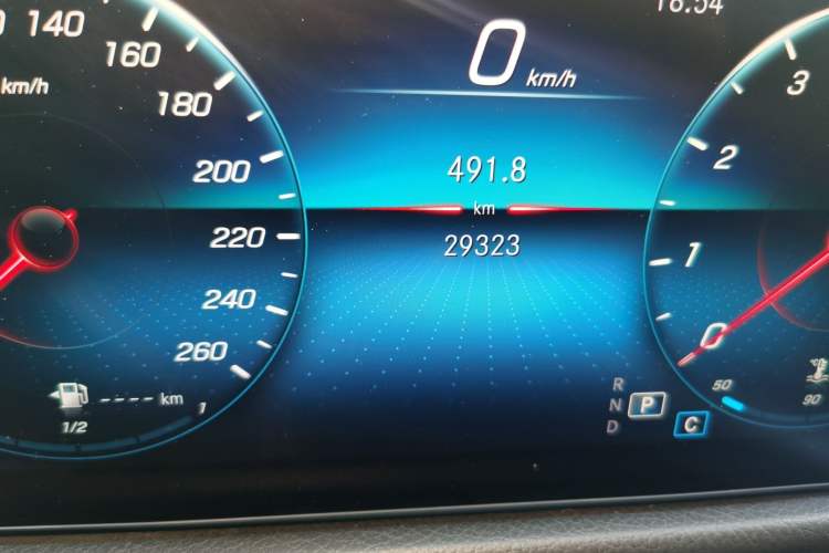 Used Mercedes-Benz GLB 2023 Refreshed GLB 200 Dynamic Edition Odometer Close Up