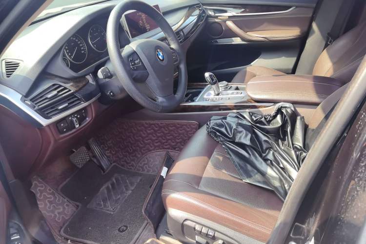 Used BMW X5 2015 xDrive28i
