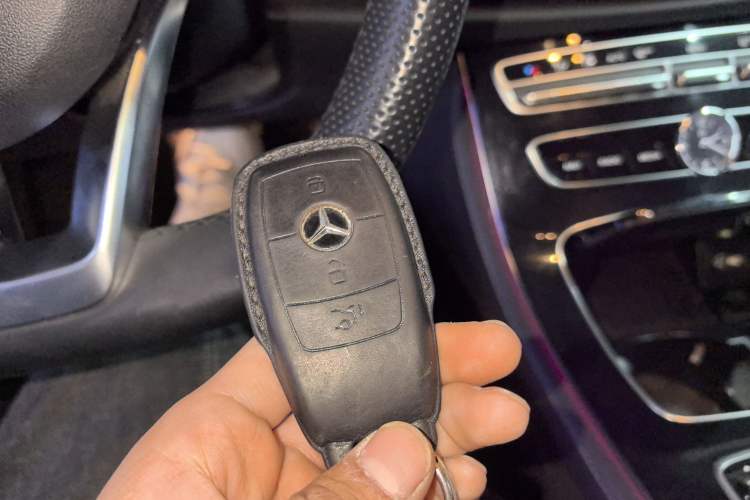 Used Mercedes-Benz E-Class 2016 E 300 L Sporty and Stylish Model Vehicle Key