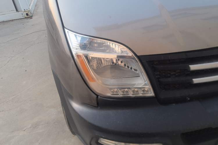 Used SAIC MAXUS Xintu V80 2019 2.5T Classic Edition 6-Speed Manual – Aoyuntong Short Wheelbase Mid-Height Design 5/6 Seats