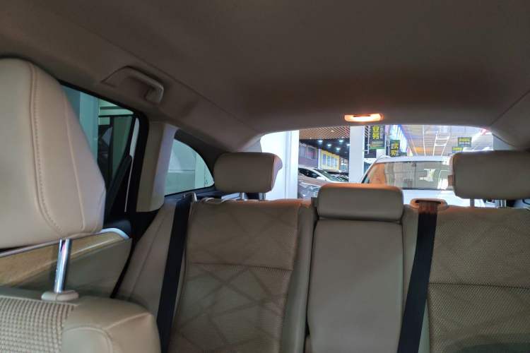 Used Honda Jade 2013 1.8L automatic Comfort version 5 seats
