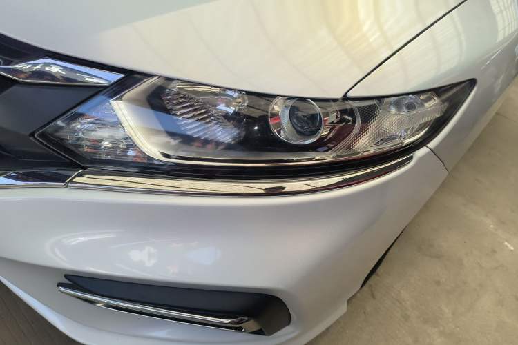 Used Honda Jade 2017 1.8L automatic Comfort version 5 seats Left Front Headlight