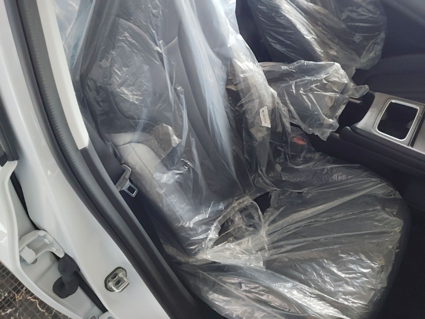 Dongfeng Aeolus SKY EV01 2025 530 km AIR Elite Edition — снимка 19