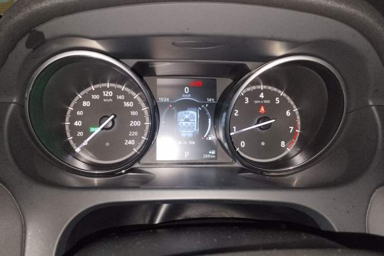 Used Land Rover Discovery Sport 2017 2.0T Cool Black Limited Edition Instrument Cluster