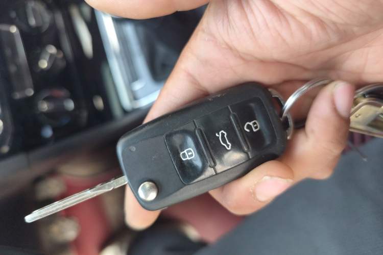 Used Volkswagen Bora 2016 1.6L Manual Comfort Model
