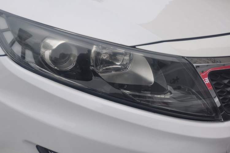 Used Kia K5 2012 2.0L Automatic DLX-2 Right Front Headlight