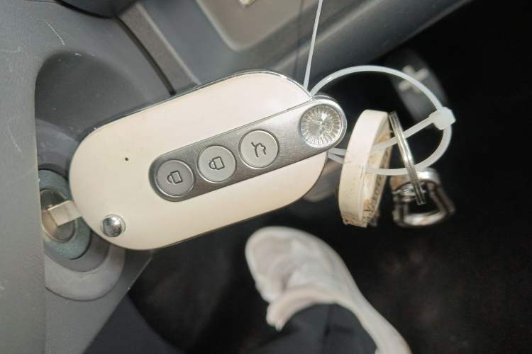 Used Wuling Hongguang MINIEV 2022 GAMEBOY 300km Play Edition Lithium Iron Phosphate Vehicle Key