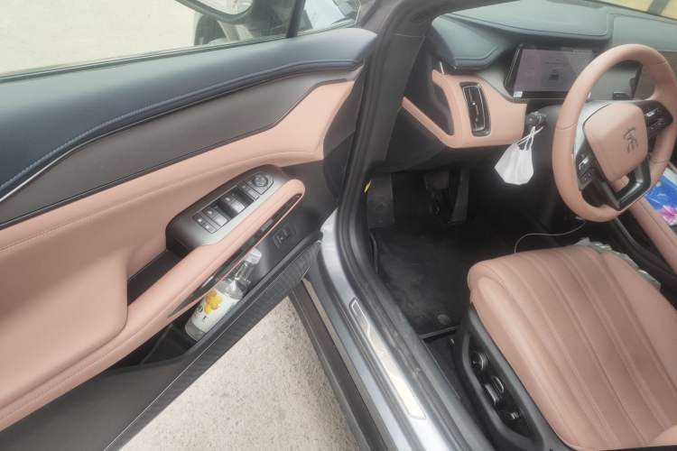 Used BYD Song L EV 2025 Intelligent Driving Version 662 km LiDAR Excellence Edition Driver Seat