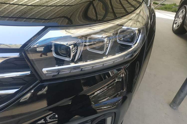 Used GAC Trumpchi GS4 2018 235T Automatic Two-Wheel Drive Luxury Smart Connectivity Millionth Anniversary Edition Left Front Headlight