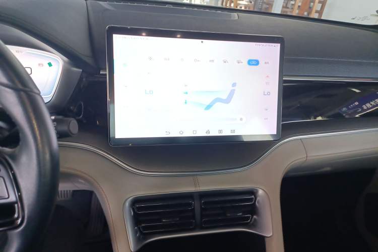 Used BYD Song PLUS New Energy 2024 HONOR Edition DM-i 110km Flagship Model Audio And AC Panel