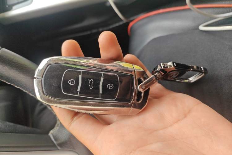 Used Geely Auto Emgrand X7 Sport 2020 1.8TD DCT Two-Wheel Drive Smart Connect 4G-Enabled Version Vehicle Key