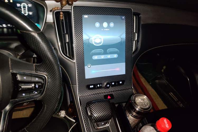 Used Roewe i6 MAX New Energy 2020 1.5T PHEV Cool & Stylish Skyroof Edition Audio And AC Panel