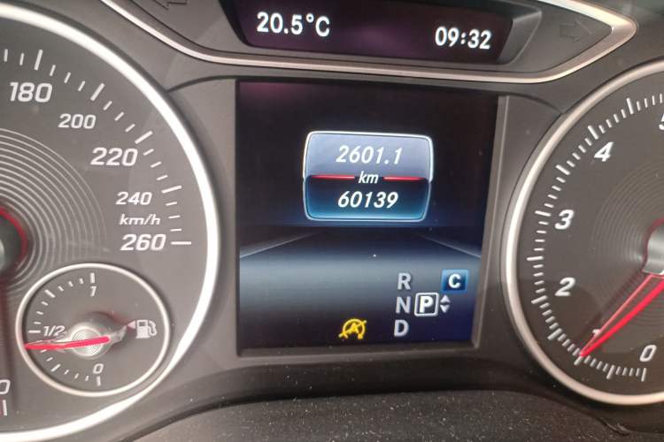 Used Mercedes-Benz B-Class 2018 B 200 Fashion Model Odometer Close Up