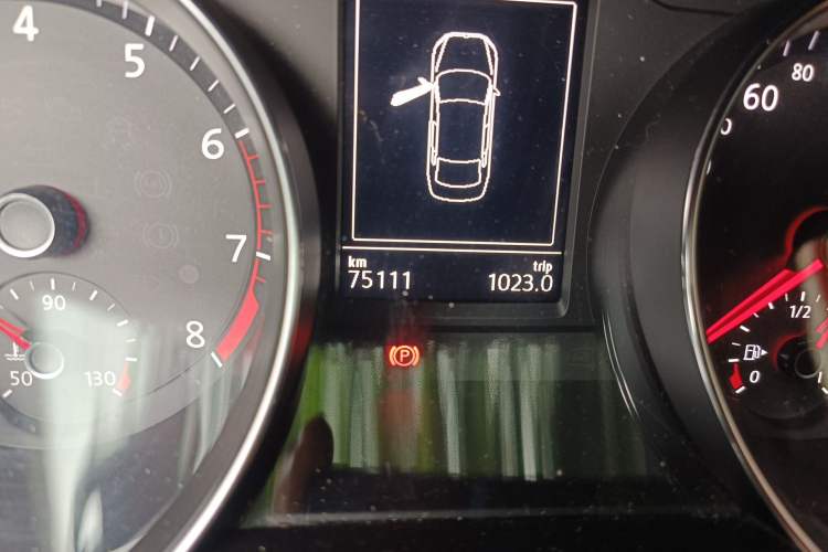 Used Volkswagen Magotan 2018 330TSI DSG Advanced Model Odometer Close Up