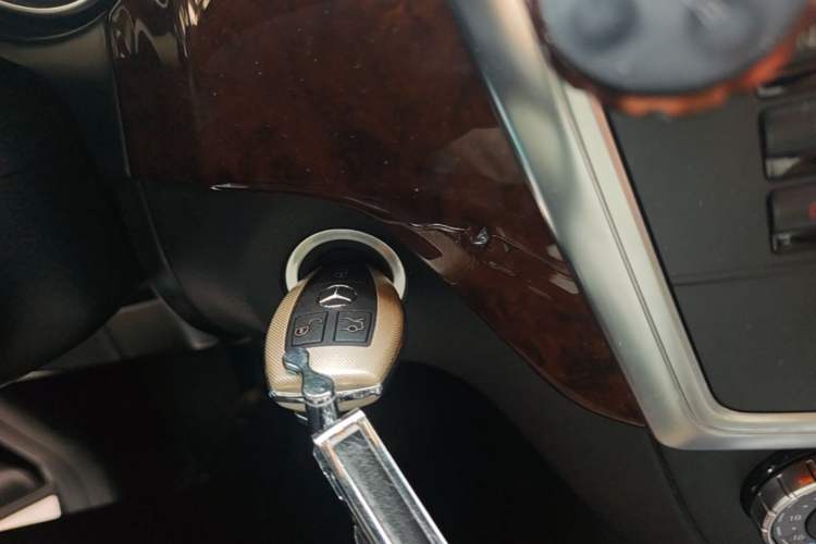 Used Mercedes-Benz M-Class 2014 ML 400 4MATIC Luxury Model
