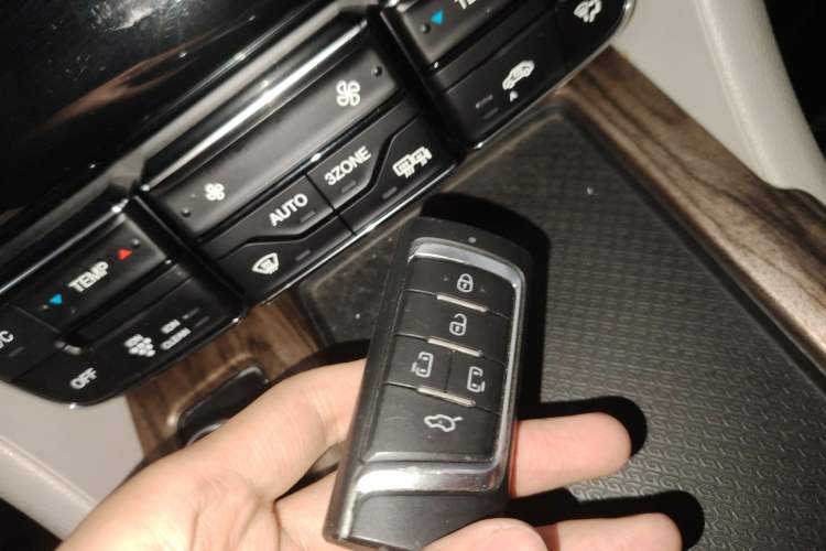 Used GAC Trumpchi M8 2018 320T Luxury Edition
